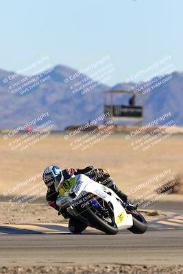 media/Jan-08-2022-SoCal Trackdays (Sat) [[1ec2777125]]/Turn 4 (1145am)/